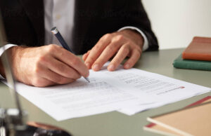 STAF FINANCE IKUT MENANDATANGI FORM PENGAJUAN KREDIT RIBAWI, BOLEHKAH?