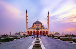 HUKUM MEMBANGUN MASJID KEDUA YANG BERDEKATAN DENGAN MASJID PERTAMA