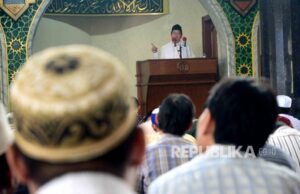 ADAB-ADAB KHUTBAH JUM`AT