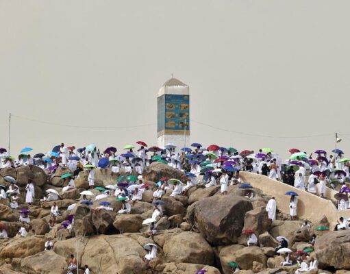 صوم يوم عرفة مرتبط بالزمان أم بالمكان؟