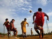 HUKUM LAKI-LAKI PAKAI DASTER DALAM RANGKA 17-AN