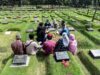 HUKUM WANITA MENGANTAR JENAZAH KE KUBURAN