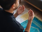 BERDOA DI ANTARA DUA SHOLAT YANG DIJAMAK, BOLEHKAH?