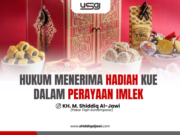 HUKUM MENERIMA HADIAH KUE DALAM PERAYAAN IMLEK